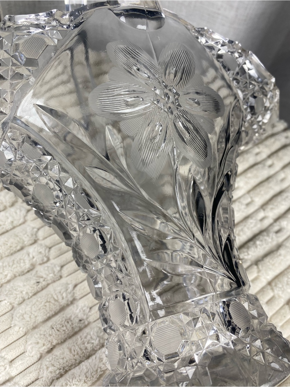 Vintage Crystal Glass Bride’s Basket Vase Flower Etched Starburst Base 11.5” - Picture 14 of 14